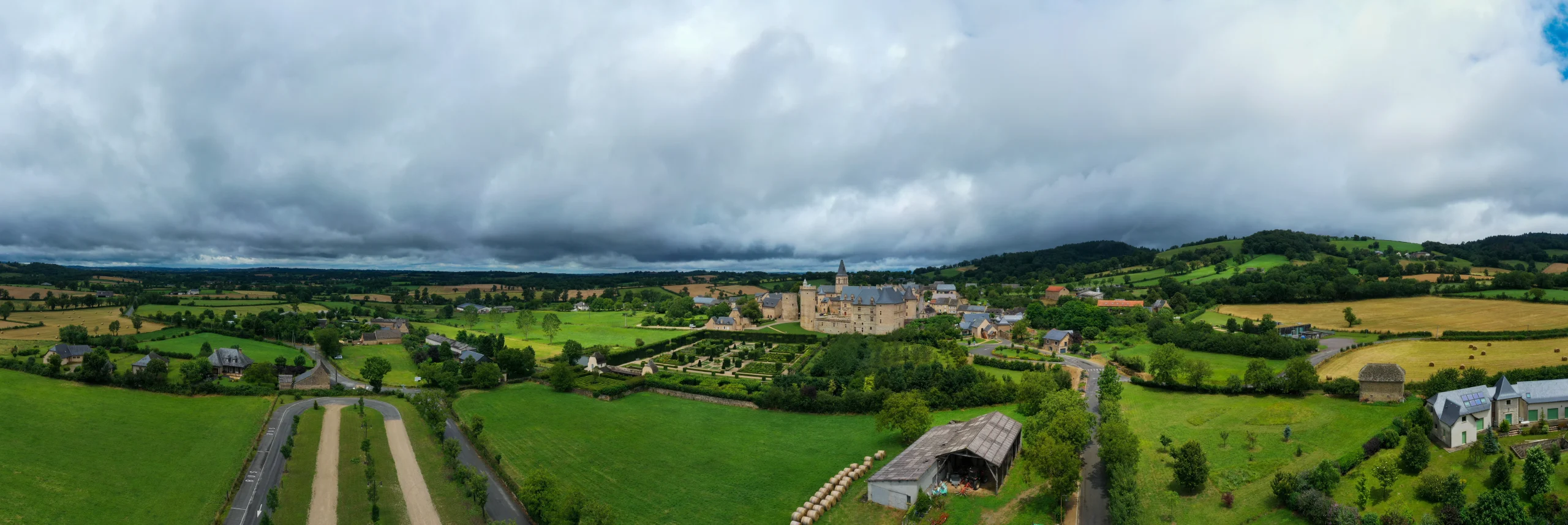 photo panoramique par drone du  Château de Bournazel