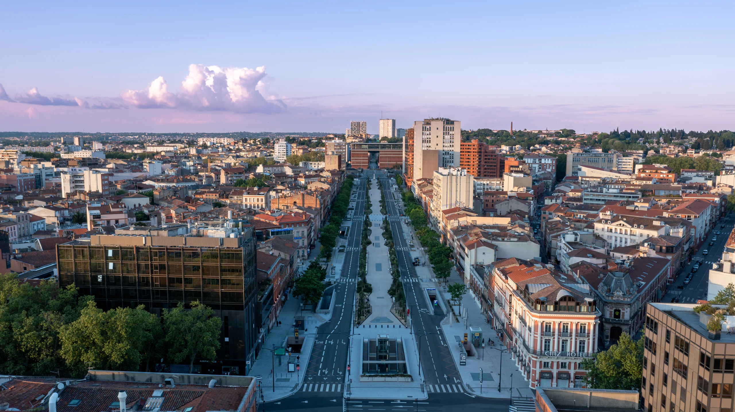 photo par drone des allees jean jaures à toulouse